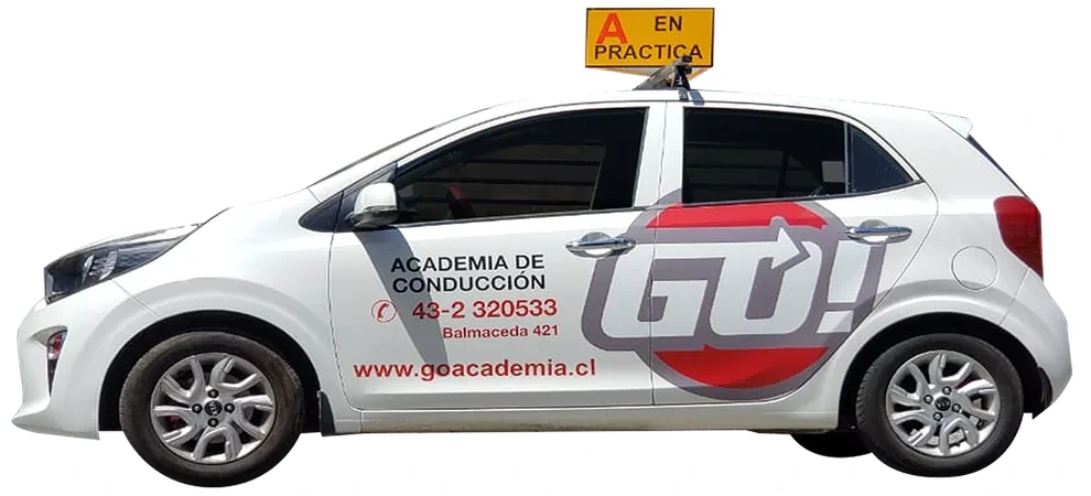 Vehículo de Go Academia usado en las clases prácticas de conducción en Los Ángeles
